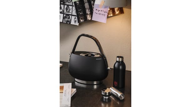 Bugatti Jackie Kettle Matte Black Joyce Mayne - Main Image