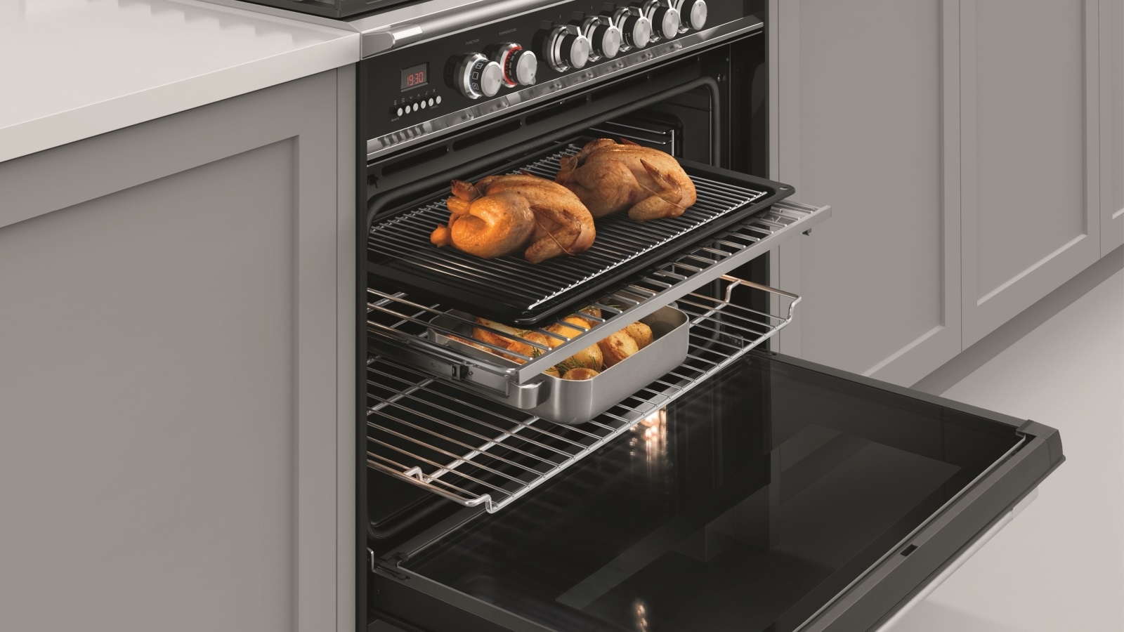 Fisher & Paykel 900mm Freestanding Dual Fuel Cooker with Full Extension