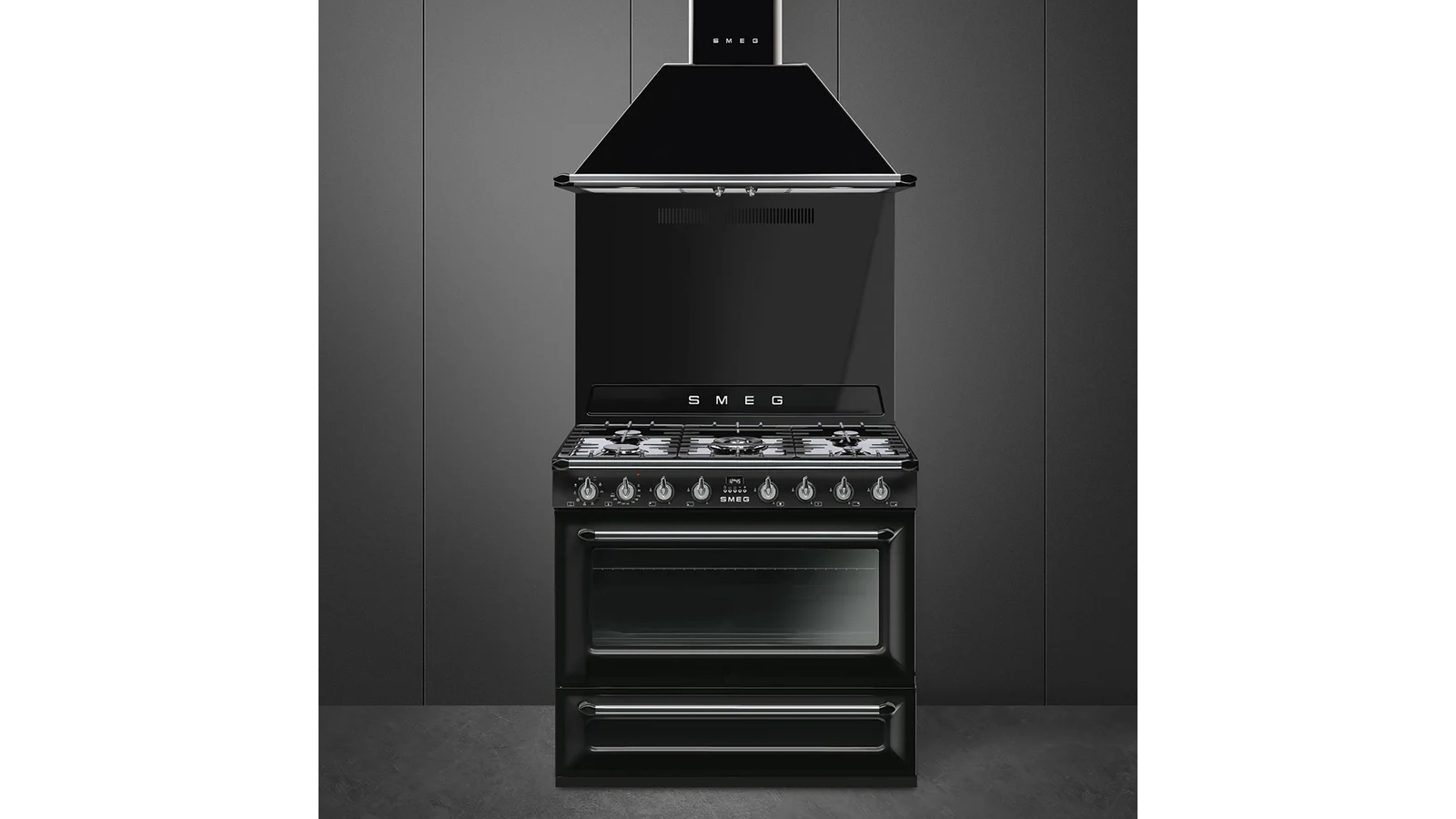 Smeg 900mm Victoria Pyrolytic Dual Fuel Freestanding Cooker Black